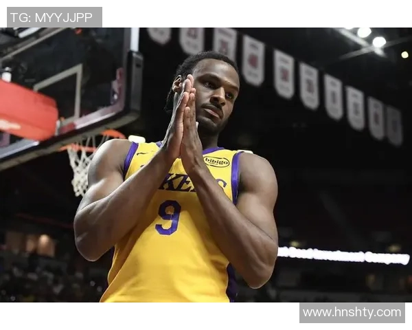 湖人季前赛对决国王全场精彩回顾与球员表现分析