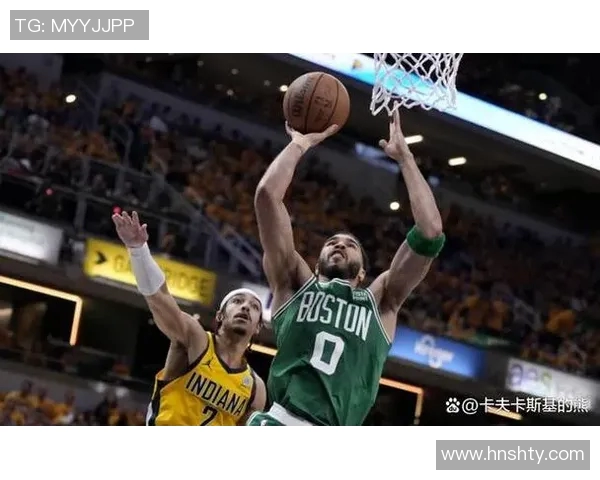 热火与凯尔特人激战正酣直播盛况引发球迷热情高涨 热火与凯尔特人激战正酣直播盛况引发球迷热情高涨