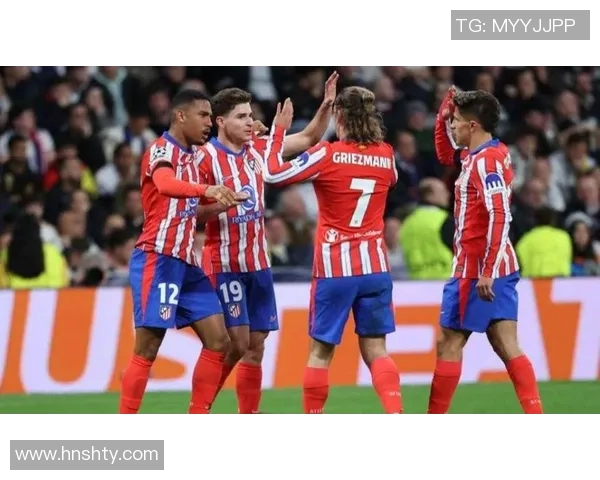 皇马与曼联再度交锋2023年精彩对决引发球迷热议 皇马与曼联再度交锋2023年精彩对决引发球迷热议