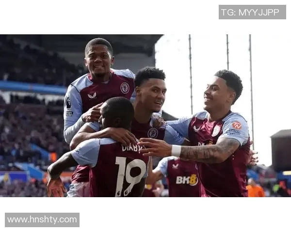 英超激战哈德斯城迎战水晶宫球队争夺关键积分之战